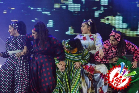 Эстрадамиз юлдузи Шоҳруҳхонни муборакбод этамиз