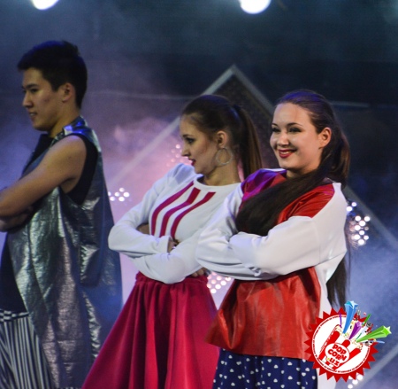 Эстрадамиз юлдузи Шоҳруҳхонни муборакбод этамиз