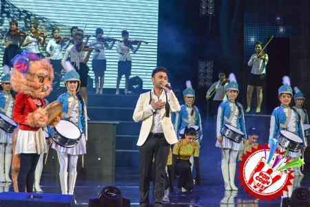 Эстрадамиз юлдузи Шоҳруҳхонни муборакбод этамиз