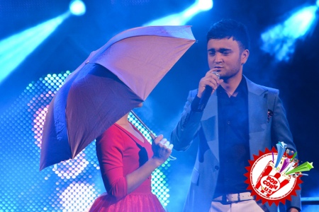 Эстрадамиз юлдузи Шоҳруҳхонни муборакбод этамиз