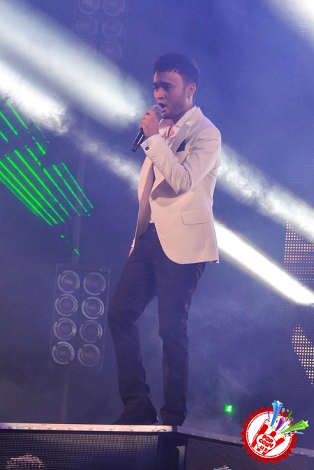 Эстрадамиз юлдузи Шоҳруҳхонни муборакбод этамиз