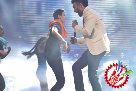 Эстрадамиз юлдузи Шоҳруҳхонни муборакбод этамиз