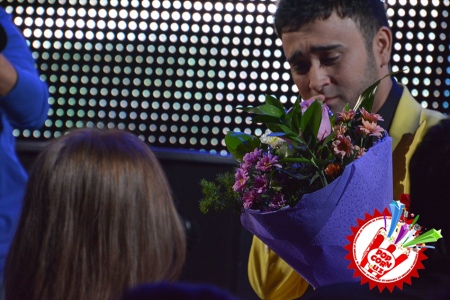 Эстрадамиз юлдузи Шоҳруҳхонни муборакбод этамиз