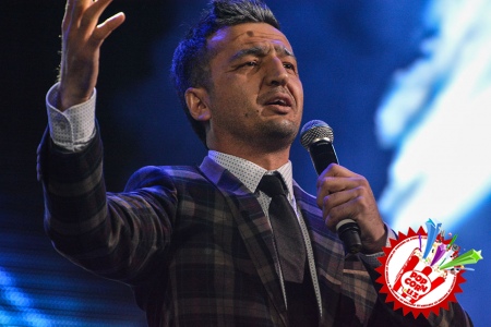 Эстрадамиз юлдузи Шоҳруҳхонни муборакбод этамиз