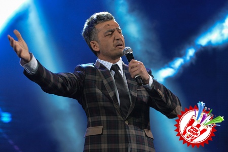 Эстрадамиз юлдузи Шоҳруҳхонни муборакбод этамиз