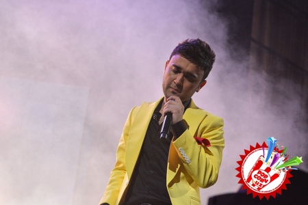 Эстрадамиз юлдузи Шоҳруҳхонни муборакбод этамиз