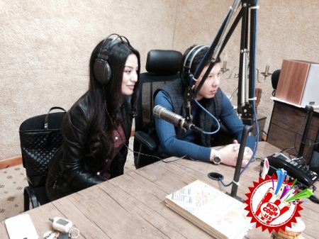 \"Бахт ортидан...\" фильми ижодкорлари \"Ўзбегим таронаси\" радиоси меҳмони