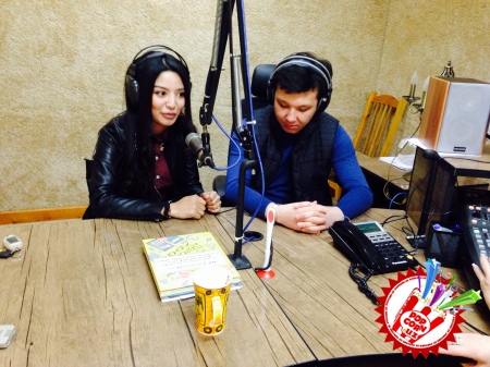 "Бахт ортидан..." фильми ижодкорлари "Ўзбегим таронаси" радиоси меҳмони