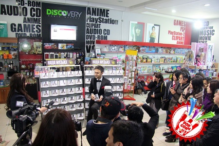 Шоҳруҳхонинг янги альбом тақдимоти билан муборакбод этамиз.