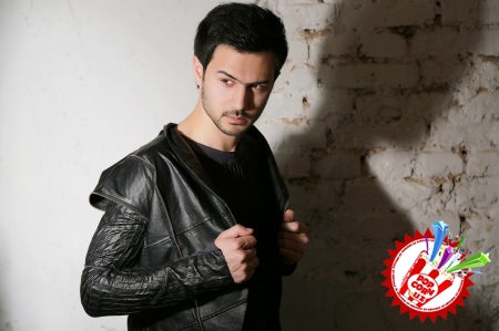 \"Айём\" ансамблидан ваъда қилинган таронани қарши олинг!