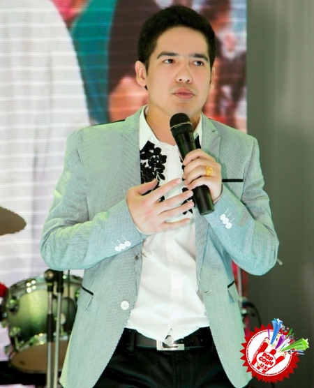 Жасур Гаипов ваъдага мувоффиқ 2015 йилда мухлислари учун кутилмаган туҳфалар тайёрламоқда