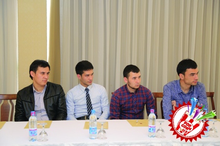 Канизанинг фан клуби аъзолари билан ижодий учрашуви ва “Кетаман” клипи премьераси