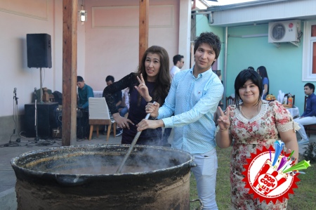 Фм 101.5  "Гранд" радиосида ҳам "Сумалак шоу" бўлиб ўтди