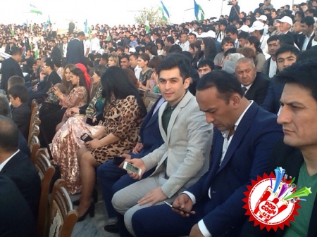 Карши шаҳрининг бир қатор туманларида ўзбек санъаткорлари концерт туҳфа этишди