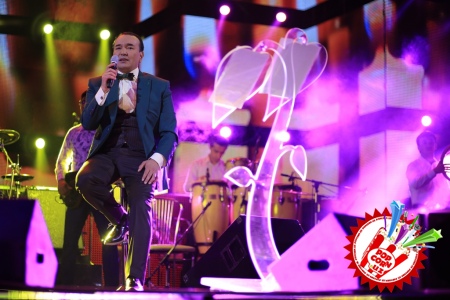 Озодбек Назарбеков мухлисларни йиғлатди... \"Айтиб бераман\"