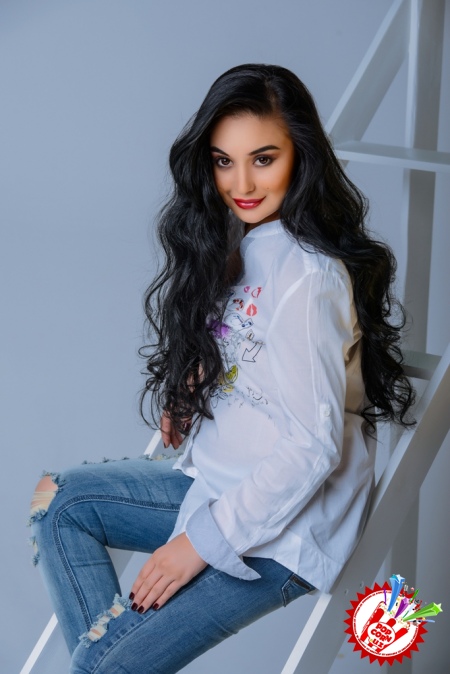 Бир олам орзулар билан санъат оламига қадам босган ёш хонанда Ҳадичадан илк тарона ва клип премьераси “Мастона”