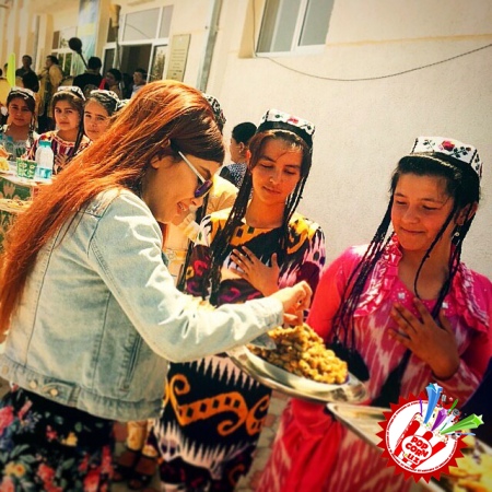 Ўзбекистон Республикаси мустақиллигининг 24 йиллигига бағишлаб “Биз – буюк юрт фарзандларимиз!” шиори остида ёшлар фестивали бўлиб ўтмоқда