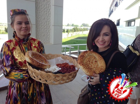 Ўзбекистон Республикаси мустақиллигининг 24 йиллигига бағишлаб “Биз – буюк юрт фарзандларимиз!” шиори остида ёшлар фестивали бўлиб ўтмоқда