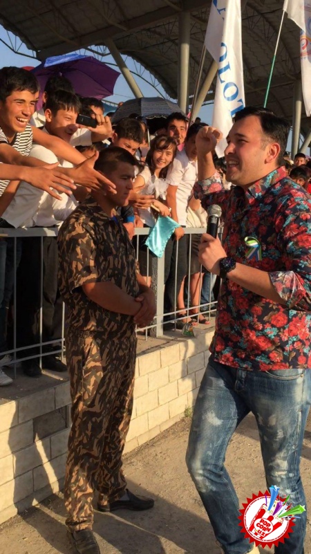 Ўзбекистон Республикаси мустақиллигининг 24 йиллигига бағишлаб “Биз – буюк юрт фарзандларимиз!” шиори остида ёшлар фестивали бўлиб ўтмоқда