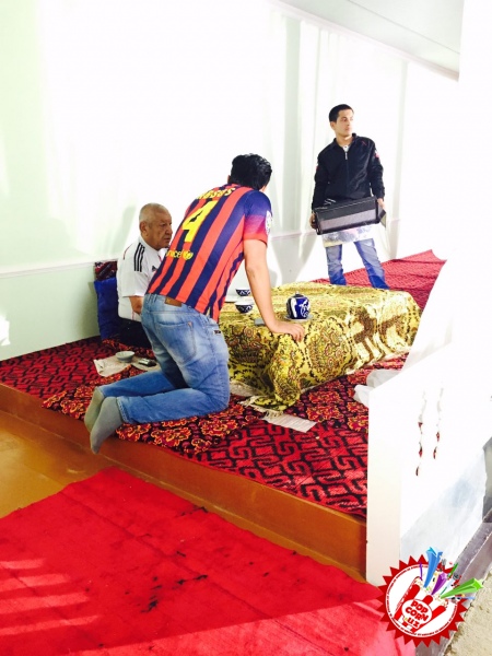 Муниса Ризаева ўзи кир ювиб, тандирда нон ёпишни ҳам биладими...