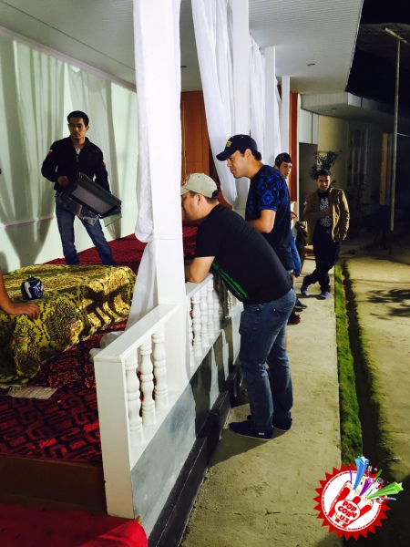 Муниса Ризаева ўзи кир ювиб, тандирда нон ёпишни ҳам биладими...