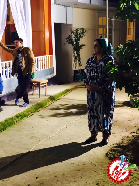 Муниса Ризаева ўзи кир ювиб, тандирда нон ёпишни ҳам биладими...