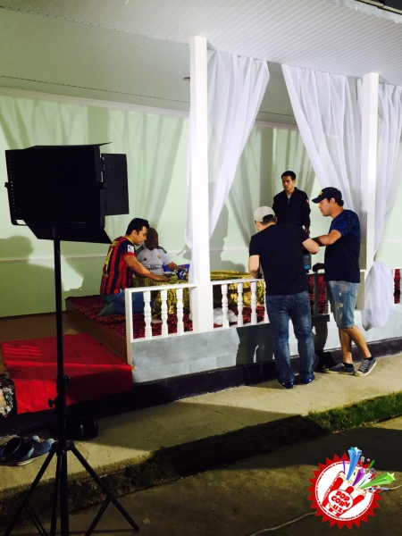 Муниса Ризаева ўзи кир ювиб, тандирда нон ёпишни ҳам биладими...