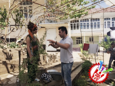 Муниса Ризаева ўзи кир ювиб, тандирда нон ёпишни ҳам биладими...