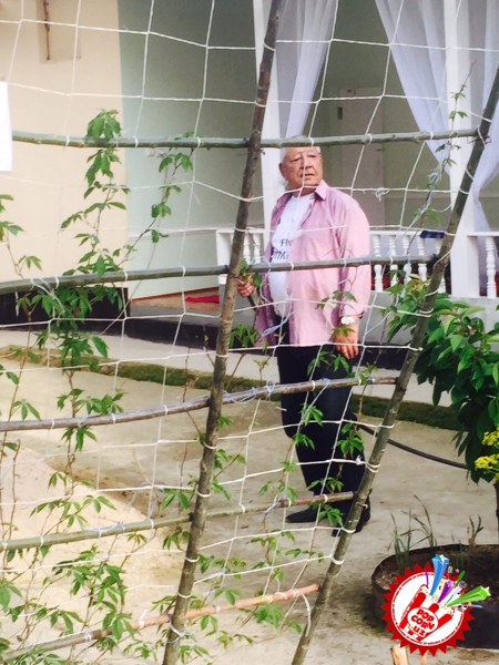 Муниса Ризаева ўзи кир ювиб, тандирда нон ёпишни ҳам биладими...