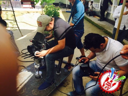 Муниса Ризаева ўзи кир ювиб, тандирда нон ёпишни ҳам биладими...