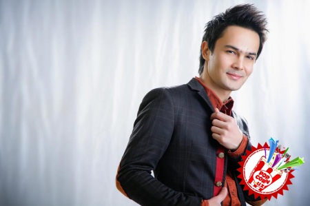 Жасур Умировдан "Вой вой" клип премьераси. Энг қизиғи клипда Жасурнинг ўн йил аввалги кўринишига гувоҳ бўласиз.