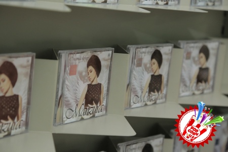 Манзуранинг янги альбом тақдимоти ва 2015 йилги илк концерт дастури. Видео