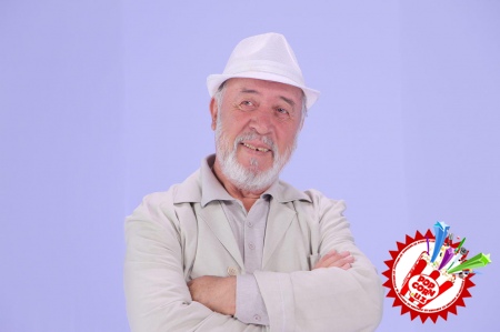 Зоирбек “Рухсора” исмли қизга қўшиқ куйлади