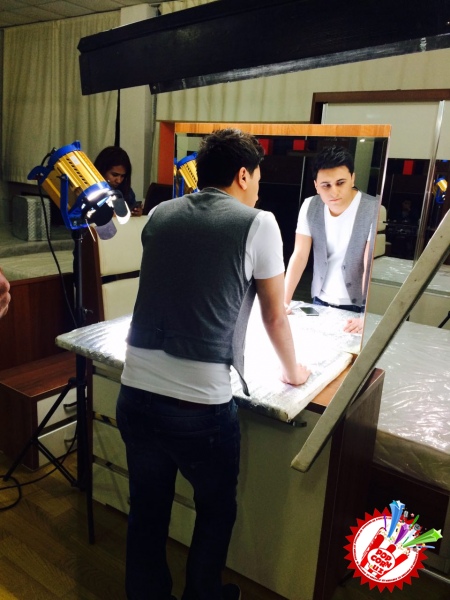 Шоҳруҳ Мирзодан “Бир қадам” тарона премьераси