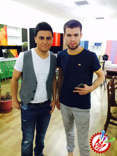 Шоҳруҳ Мирзодан “Бир қадам” тарона премьераси