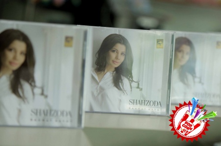 Шаҳзода “Раҳмат ҳаёт” деб номланган альбом тақдимотини ўтказди