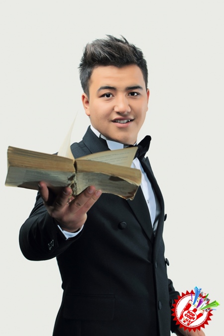 Серқирра ижодкор Жаҳонгир “Севги дунёси” ҳақида куйламоқда. Тарона премьераси