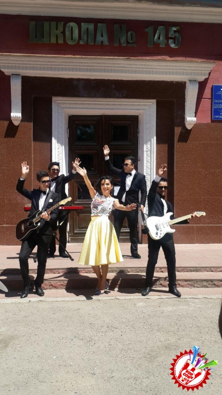 25 май тонгда Нилуфар Усмонова мактаб битирувчиларига кутилмаган совға улашди