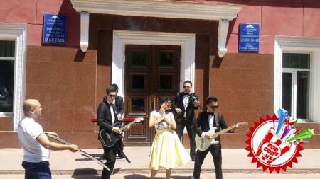 25 май тонгда Нилуфар Усмонова мактаб битирувчиларига кутилмаган совға улашди