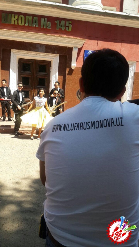 25 май тонгда Нилуфар Усмонова мактаб битирувчиларига кутилмаган совға улашди