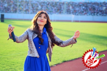 Манзура Наманган шаҳри ёшларини сўнгги қўнғироқ билан қутлади