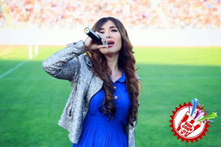 Манзура Наманган шаҳри ёшларини сўнгги қўнғироқ билан қутлади