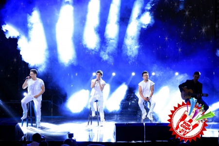 "Уммон" мухлислари олдидаги имтиҳондан аъло даражада ўтди. Концертдан батафсил