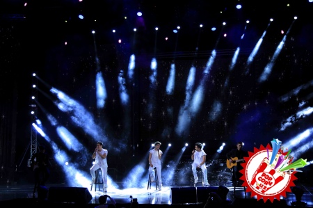 "Уммон" мухлислари олдидаги имтиҳондан аъло даражада ўтди. Концертдан батафсил