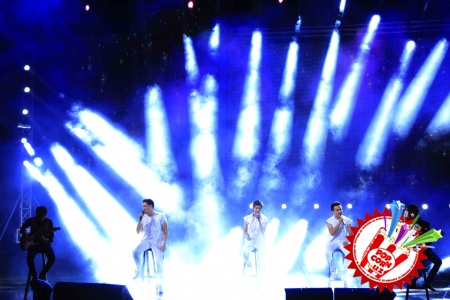 "Уммон" мухлислари олдидаги имтиҳондан аъло даражада ўтди. Концертдан батафсил