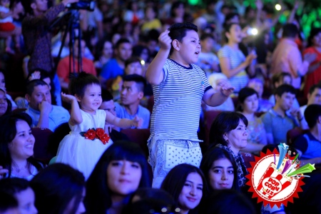 "Уммон" мухлисл
    
  </div> 
 </div>
	
 
<div class="vfrel">
 <aside class="itemf_items ignore-select"><div class="sb_title"><span>БОШҚА Янгиликлар </span></div><div class="entryes"><div class="viewn_video">
 <div class="i_pict s_zoom">
 <a href="https://popcornuz.com/1894-toir-sodiov-uni-dimodor-deydiganlarga-aytmochi-blganlari-va-u-ada-el-ozida-taragan-turli-il-mish-mishlar-batafsil-intervyu.html">
 <span class="pict">
  <span class="pic_crop" style="background-image:url(