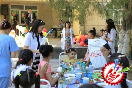 1 июнь – “Халқаро болаларни ҳимоя қилиш куни” муносабати билан болажонларга қувонч улашилди. Ҳайрия тадбири