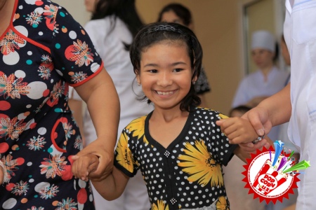 Руспублика онкология илмий марказининг болалар бўлимида “1 июнь -  Бутунжаҳон болаларни ҳимоя қилиш куни”га бағишланган хайрия тадбири 