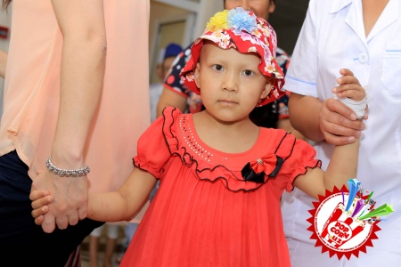 Руспублика онкология илмий марказининг болалар бўлимида “1 июнь -  Бутунжаҳон болаларни ҳимоя қилиш куни”га бағишланган хайрия тадбири 