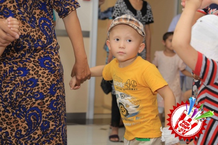 Руспублика онкология илмий марказининг болалар бўлимида “1 июнь -  Бутунжаҳон болаларни ҳимоя қилиш куни”га бағишланган хайрия тадбири 